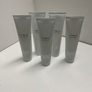 Pitbull Woman Bath and Shower Gel
